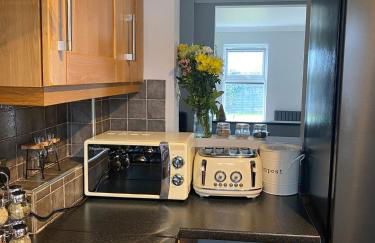 Sun Set House With Hot Tub - Photo 43