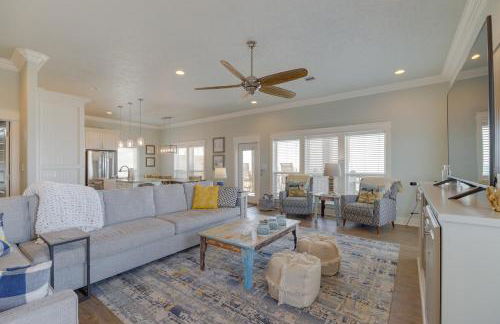 Steps to Crystal Beach Gem with Ocean-View Deck! - Foto 10