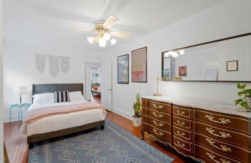 5BR 3BA Family Retreat 2 Blocks from Beach - Foto 44