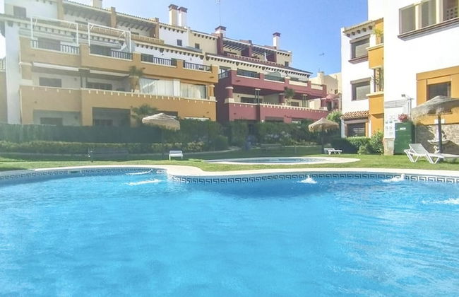 Comfortable 2-bed Apartment in Costa Esuri - Foto 1