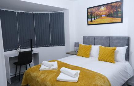 ETIHCITY - 3 Bedroom Semi - Free Parking near Etihad Stadium, Tourist attractions, Manchester City Centre, Transport and Motorway Links next to McDonald's - Sky n Netflix - Foto 29