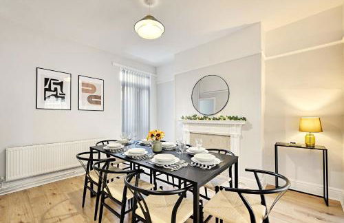 Balfour House - Air Host & Stay - Sleeps 8, free parking - Foto 10