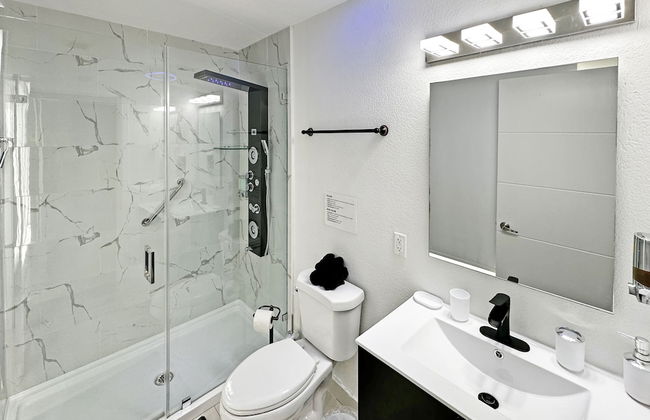 Experience Luna Sky! 65" TV Bar BBQ go FL Keys - Foto 38