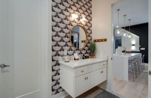 Luxury Townhouse with Rooftop Deck Less than 10 mins to Downtown - Foto 22