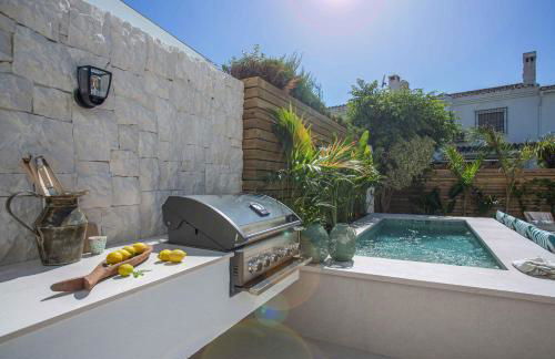 VACATION MARBELLA I Casa Savia, Private Pool, Luxury interiors, 10min walk to the Beach - Foto 8