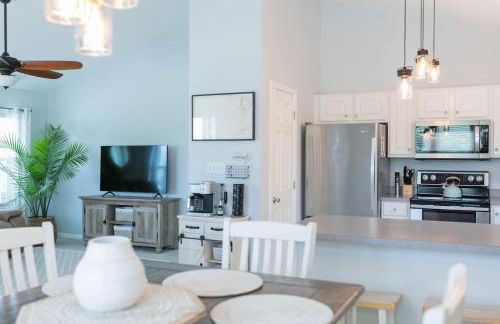 Somewhere On A Beach - 4 bedroom -Private Pool - Hot Tub - Fire Pit - Game Room - Horseshoe Pits - Walk to beach, Sound, arcade and go carts! - Foto 12