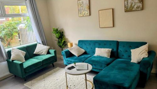 Stylish 3-Bed Home with Parking - Ideal for Long Stays - Foto 3