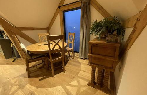 Upper Gelli Luxury Holiday Lodge, Converted Dairy & Cosy Shepherds Huts - Photo 31