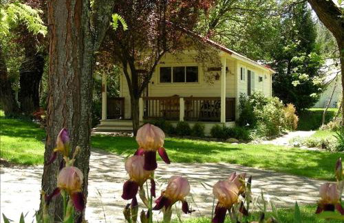 Camping Cabin Perfect for Families near the Shasta-Trinity National Forest, California - Foto 1