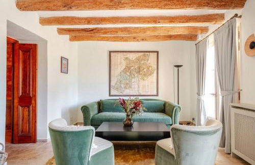 Casa de Piedra ubicada en el exclusivo wine village de Viladellops, te ofrece una experiencia única, donde el lujo y la tradición se fusionan en un entorno natural privilegiado - Foto 18