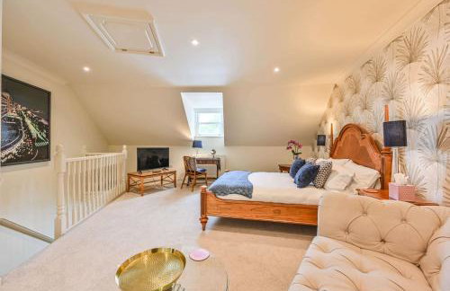 Lisburne Place - Luxury Three Bedroom Town House - Photo 24