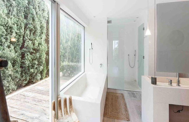 Holiday Home With Pool Area - Photo 19