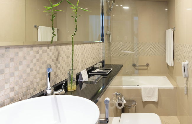 Citadines Metro Central Dubai - Photo 64