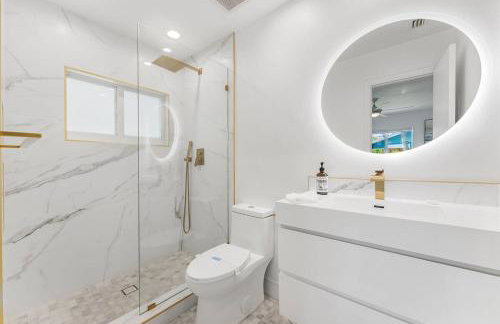 Stunning Tropical Heated Pool House Near The Beach - Foto 27