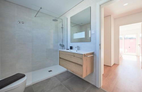 Aroeira Villa w/ Pool near Beach, By TimeCooler - Foto 6