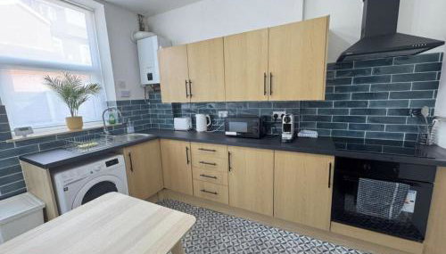 Levenshulme House - 2 Bedroom - Sleeps 6 - Free Parking & WiFi - Foto 5