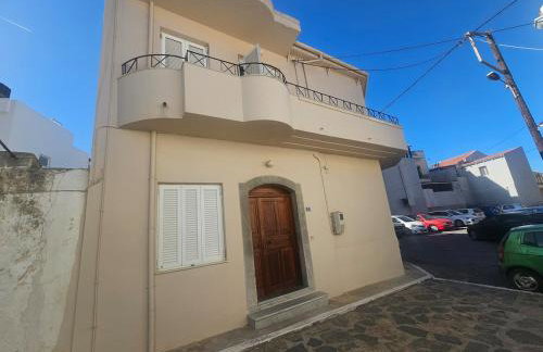 Iselia House - Photo 52