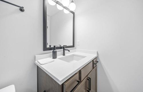 Hot Tub - Mins to Short North - Retro Game Room - Foto 31