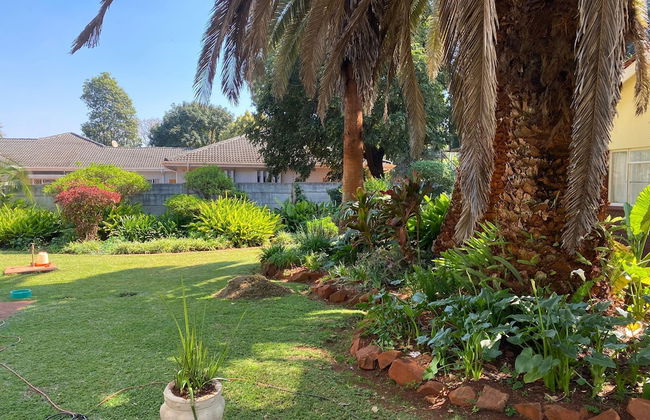 Luxurious 4 bed With Pool in Helensvale - 2255 - Foto 7