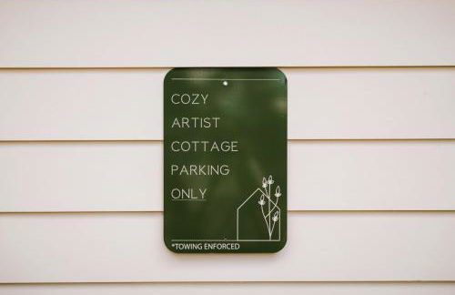 Cozy Cottage - Walk to Campus, Stadium, Downtown - Foto 45