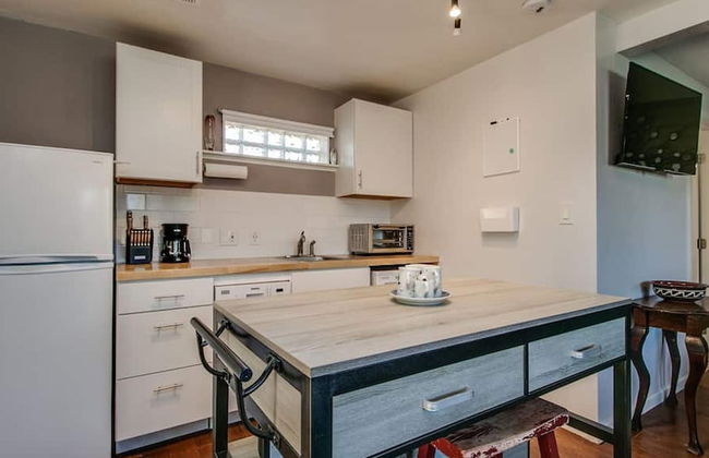 Charming Mid Town Guest House W/private Patio! - Foto 12