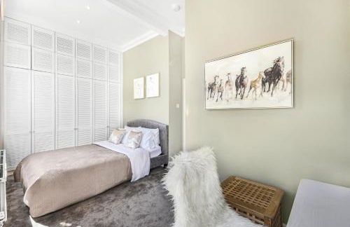 Lovely large 1 bed renovated flat w balcony & 600MB WiFi - Foto 8