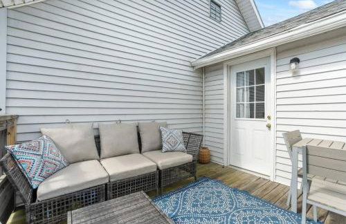 Walk to the Beach! - Free Parking - Fire Pit - Photo 42