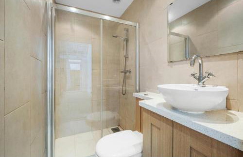 5 bed house with hot tub - Foto 34