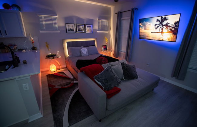 Pet Friendly Modern Zen Studio Retreat W/ Hot Tub! Home by RedAwning - Foto 8