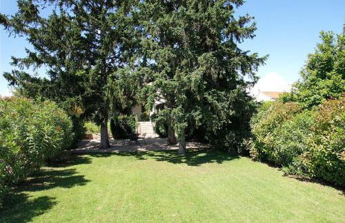 vacation rental with pool and poolhouse, close to arles in moulès- sleeps 8 - Foto 18