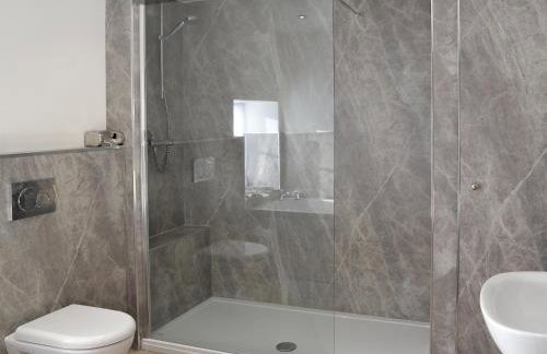 Peartree Cottage & Granary - Photo 9