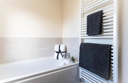 Stylish 3 bed house in Bedford perfect for Contractors and families - Foto 21