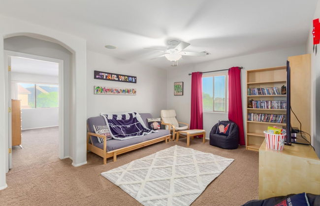 Spacious Oasis Spring Training Pool Tennis - Photo 16