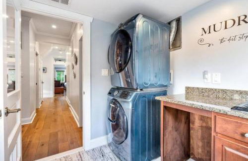 Foxfire - Secluded Zen Retreat with Spa & Views - Photo 21