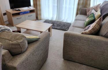 luxury new 3 bed caravan with stunning sea view on private beach in Thorness bay - Foto 10