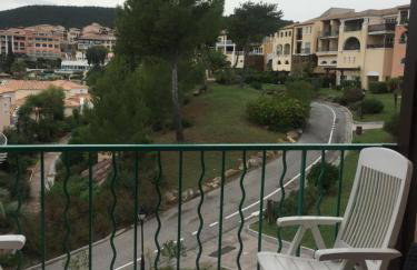 Appartement à Cap Estérel Agay- Village Pierre et Vacances Quartier Belvédère Piscines et parking inclus - Foto 11