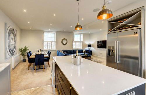 The Penthouse - Allocated Parking with City Views - Foto 15