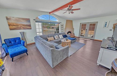 NEW! Huge Game Room, Hikeable, Red Rock View, Fireplace, Ping Pong, Yoga, Golf Course, Pickle Ball! - Foto 18