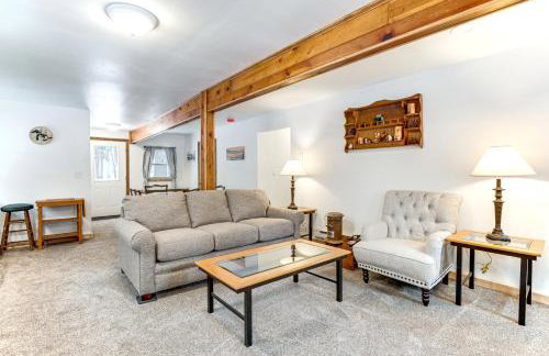 2 Ponds and Trail Access Peaceful Cabin in Calumet! - Foto 6