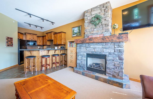 Bear's Paw Chalet - Amazing Location & Ski In/out - Photo 32