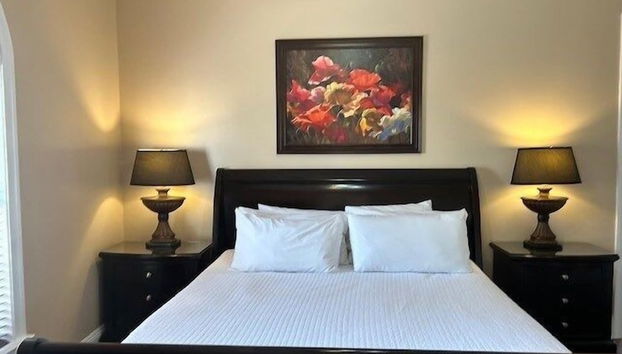 Bel Sol Luxury Tuscan-Style Home Steps to Private Tropical Pool by RedAwning - Foto 5, Habitación