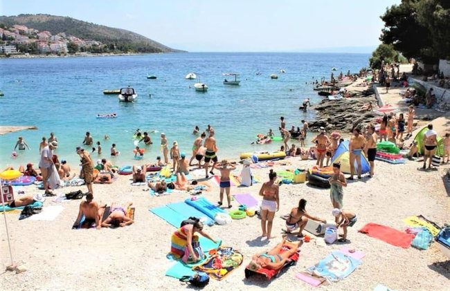 Villa Mendula Trogir - Luxury villa by the beach - heated pool - lush green garden - Photo 93