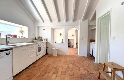 Casa Típica com Pátio e Tanque - Foto 16