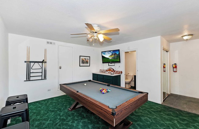 Mountain Palette by Avantstay Hot Tub, Game Room, Deck, Sweeping Views! - Photo 33