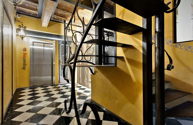 Classic Palau Apartments - Photo 2