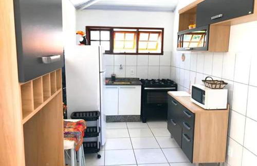 Espetacular Casa 3 SUÍTES cozinha varanda vista a passos da praia - Foto 18