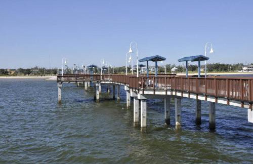 Relaxing 5-Bedroom Villa with Outdoor Oasis - Foto 8