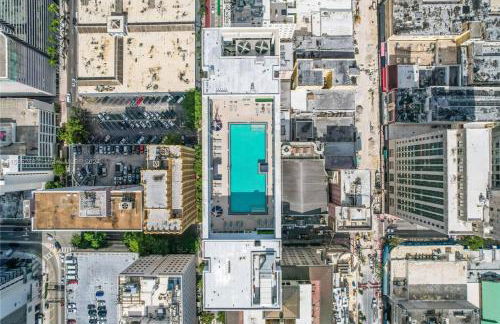 Art-filled Loft 180 Views, Rooftop Pool, Parking - Foto 8