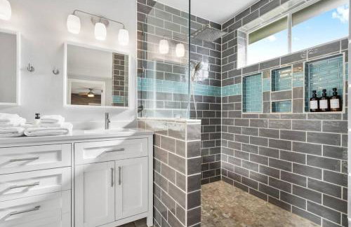 Peaceful Family Retreat Home w Firepit n Grill - Foto 3