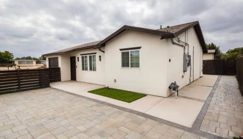 Escondido Front Unit 3-BR by SD STAY - Foto 4